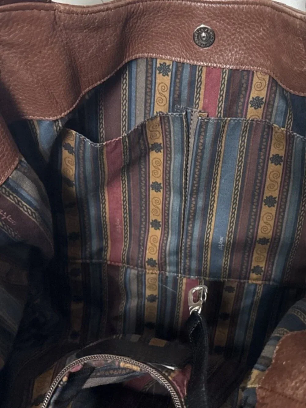 Brighton Pebbled Hobo Shoulder Bag Brown Braided Strap Heart Charm Zip Pockets